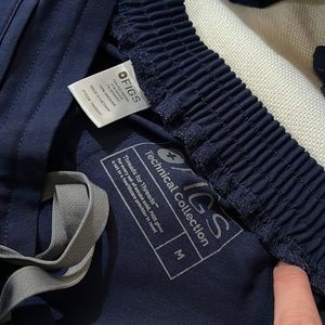 Bundle of figs scrub pants